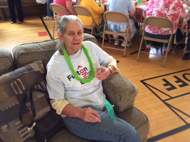 2015 photo luau Nancy Rolon